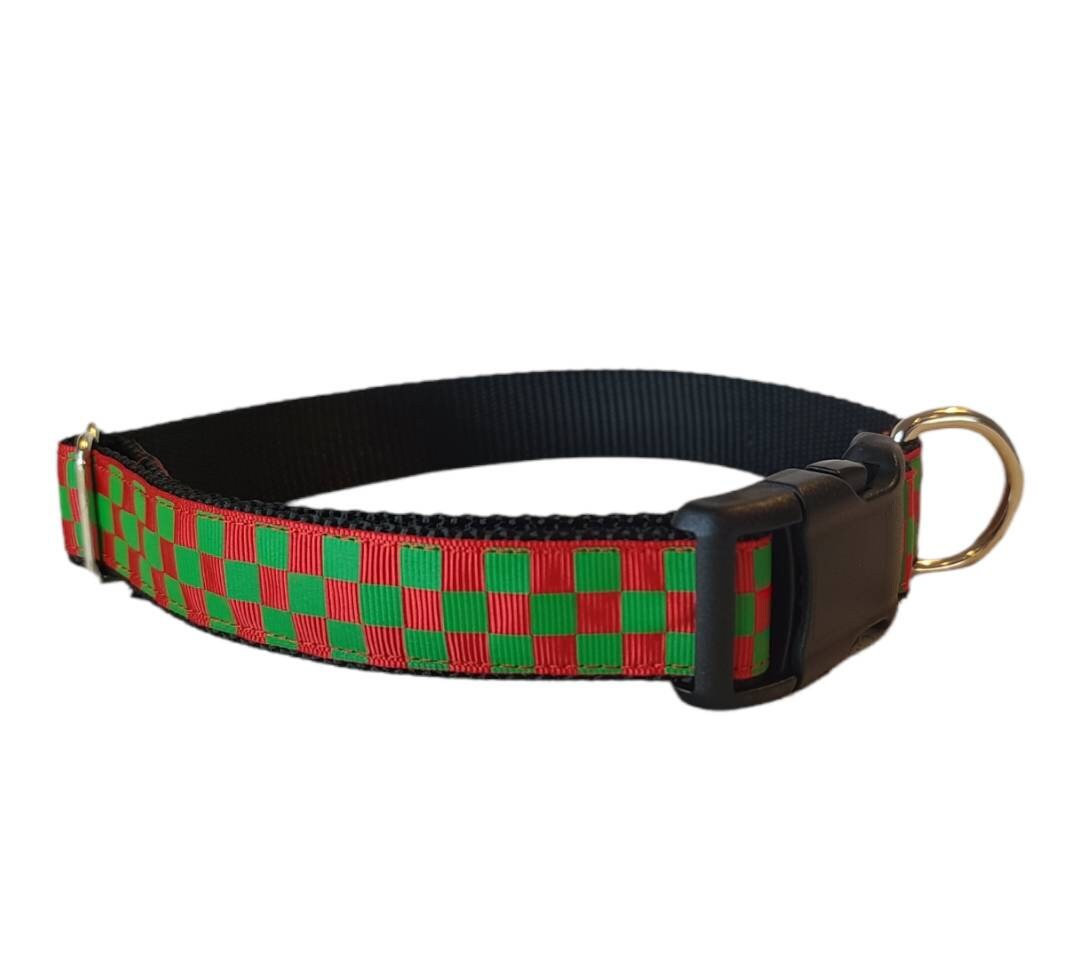 Red and green checkered Adjustable dog collar for Medium-large size dogs-dog collar-medium dog collar-large dog collar-unisex dog collar