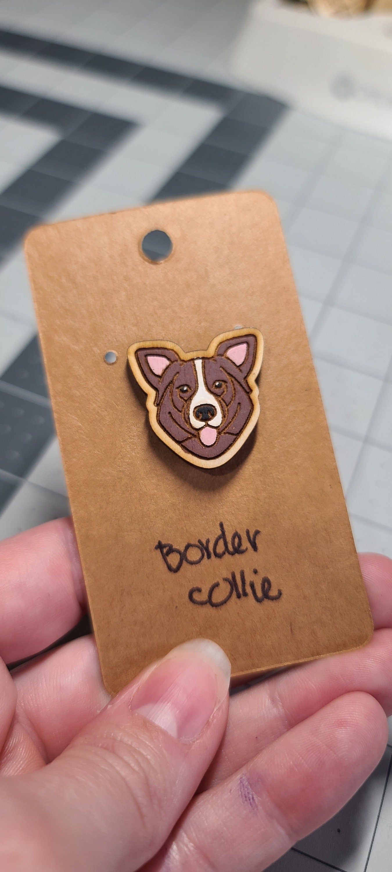 Brown and white border collie Pin-border collie pin-dog head pin-dog breed pin-border dog face pin-wood pin-collie